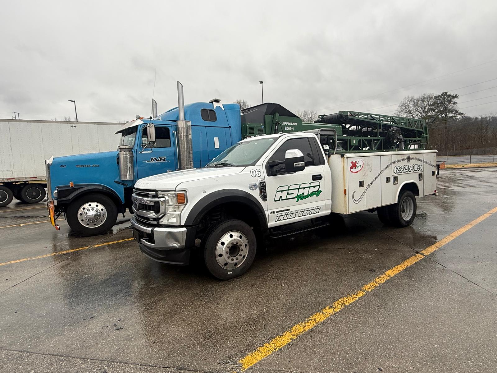 ASAP service truck parked beside a semi at the Ringgold shop